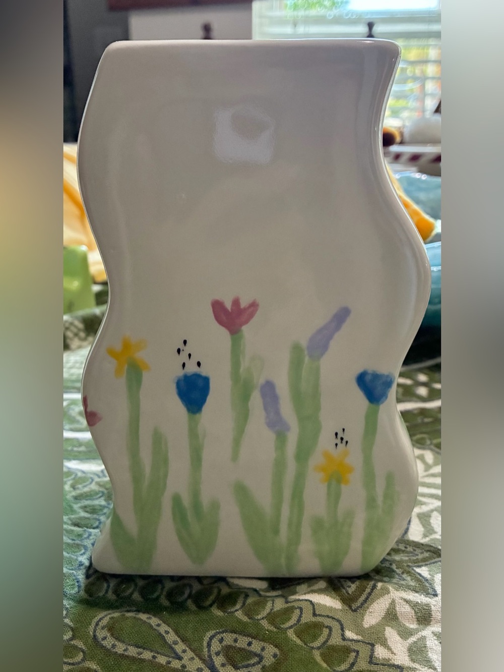 Vntg 1980s N.S. Owens Studio Pottery Vase (Canada). EC. Soft Floral Wavy Ceramic